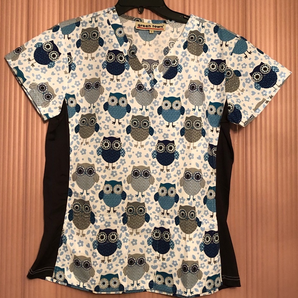 NWOT Green Town Scrubs top